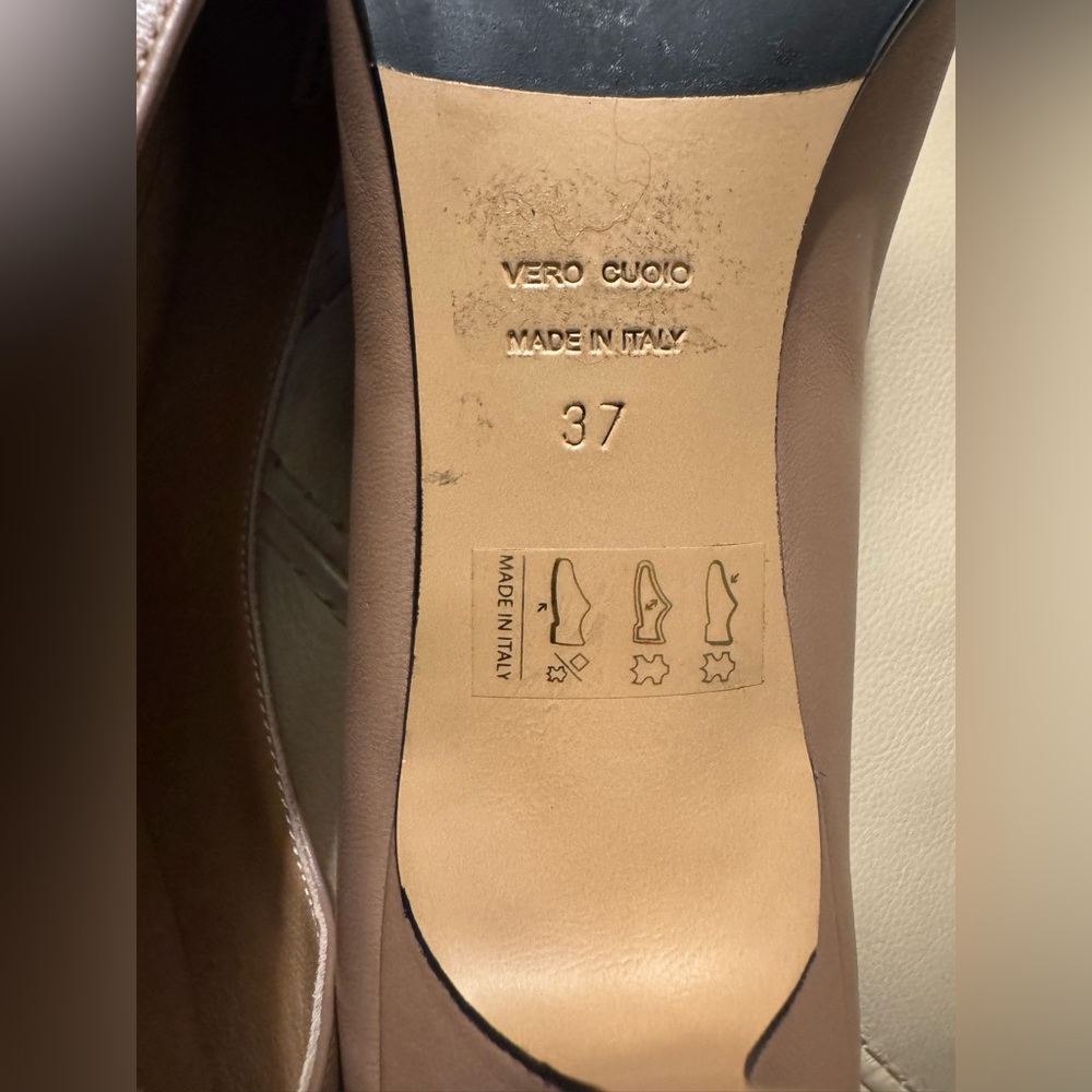 Brown’s Couture Beige Amour Heels Size 7 leather & rubber soles made in Italy - Picture 5 of 13